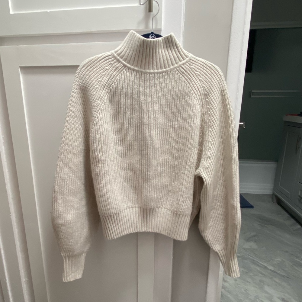 H&M L turtleneck balloon sleeve sweater